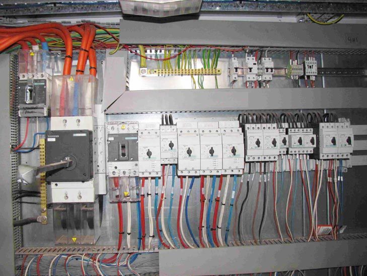 cropped industrial electrical wiring 1746926 2.jpg