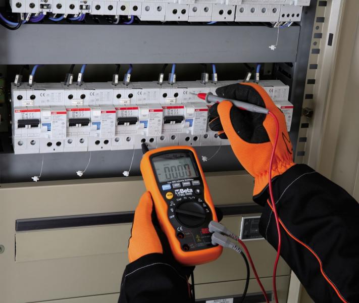 Comment utiliser un multimètre